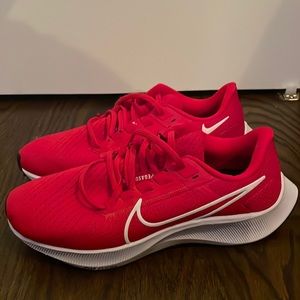 Nike Pegasus, red, never worn, size women’s 8